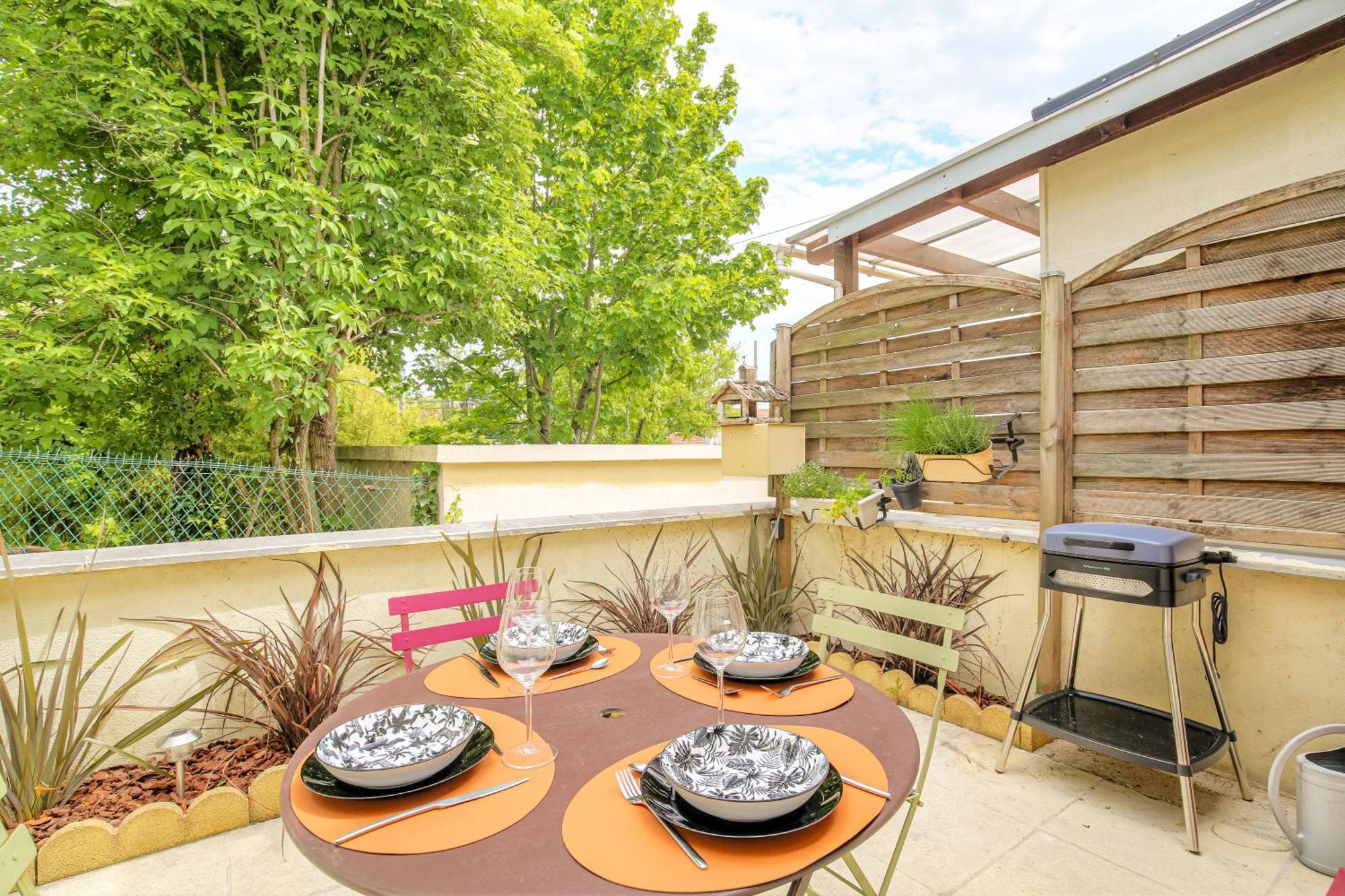Maison Cosy Avec Terrasse A 15 Minutes De Lyon Et Wifi Rillieux-la-Pape Exterior photo